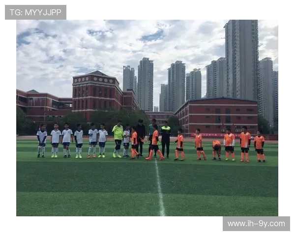 聚焦爱民区小学足球队队员成长故事与校园体育精神全面探索纪实之路